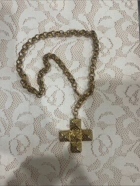 Gold Cross Pendant Necklace - Women's Fashion Jewelry